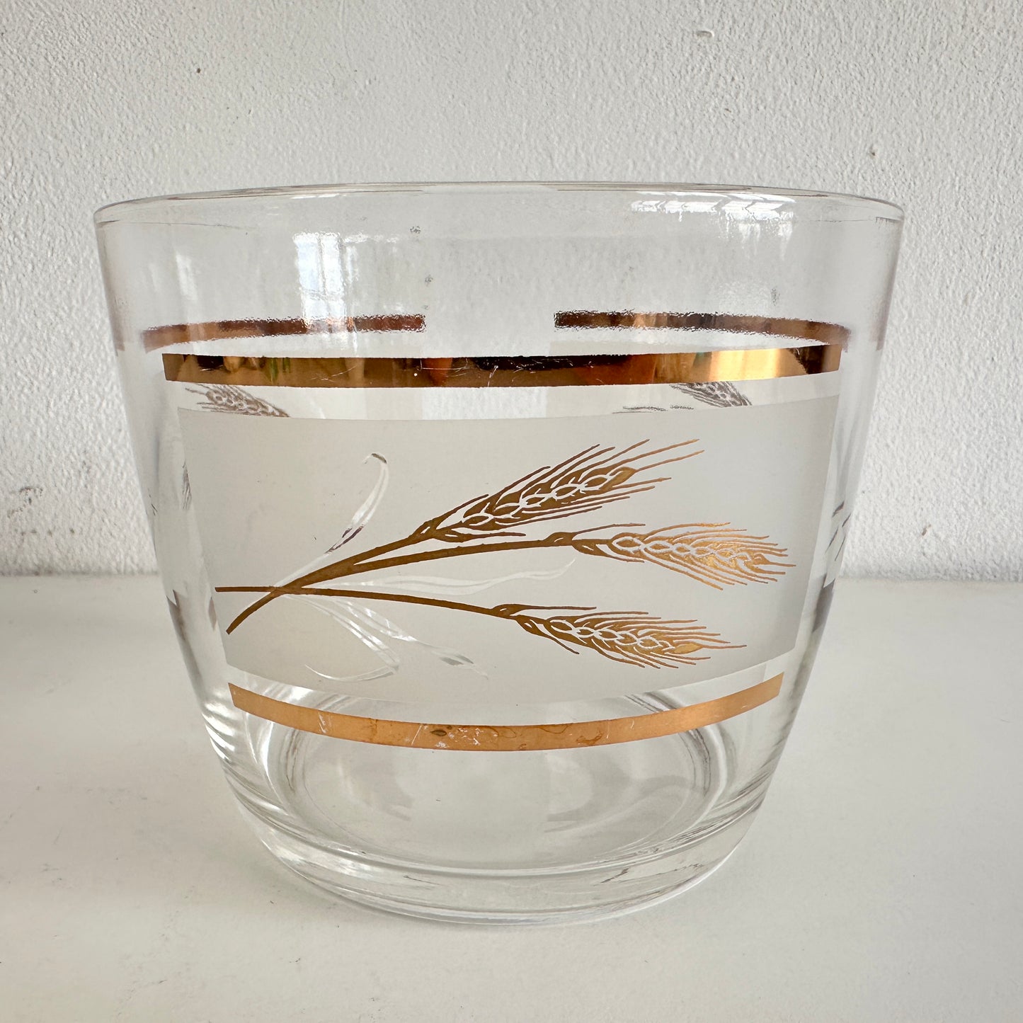 TT136 VINTAGE FROSTED GLASS ICE BUCKET WITH GOLD WHEAT DETAIL