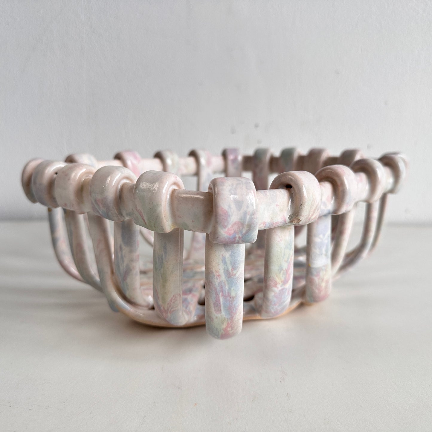 TT141 CERAMIC LYDIA BASKET