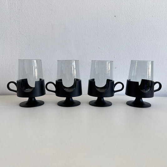 TT150 SET OF 4 CORNING GLASS SNAP MUGS