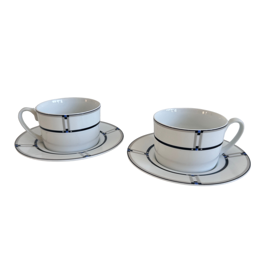 TT153 PAIR OF NOVA GEOMETRIC CUPS AND SAUCERS