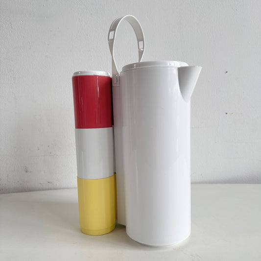 TT154 PLASTIC PITCHER AND CUPS SET