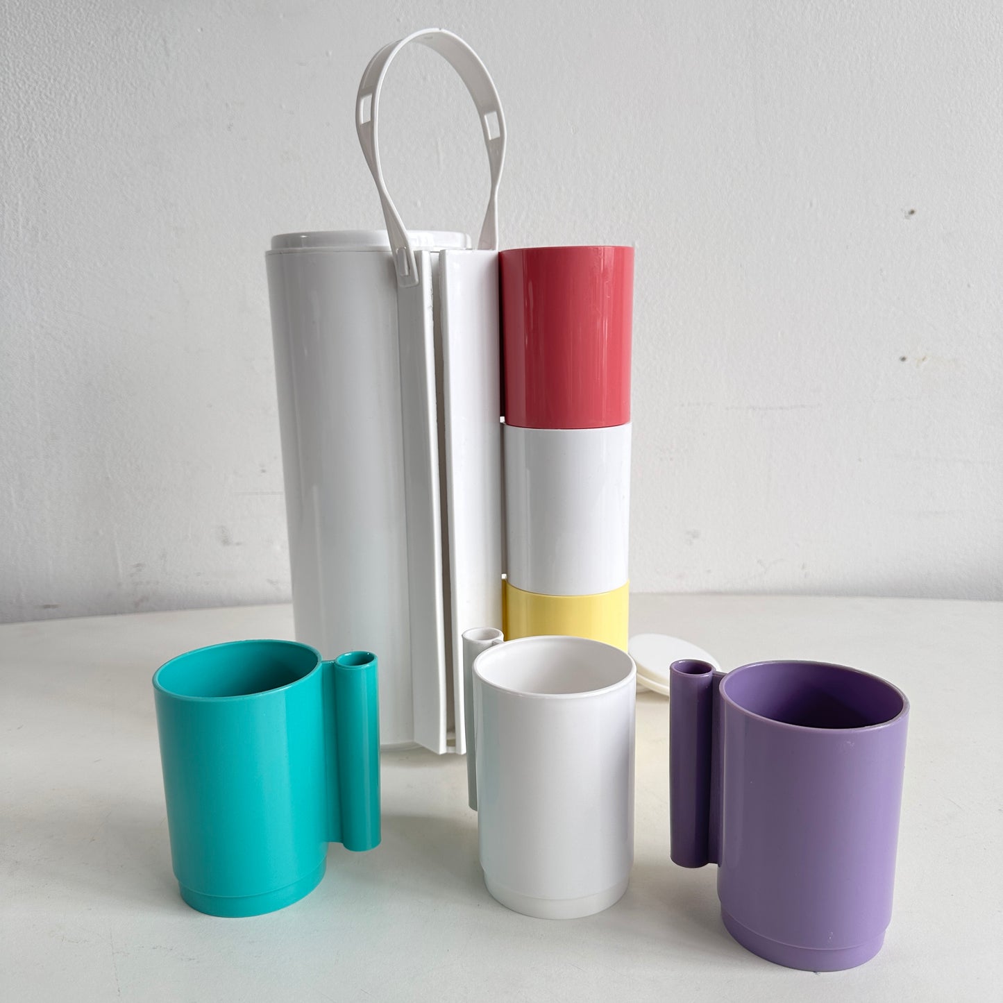 TT154 PLASTIC PITCHER AND CUPS SET