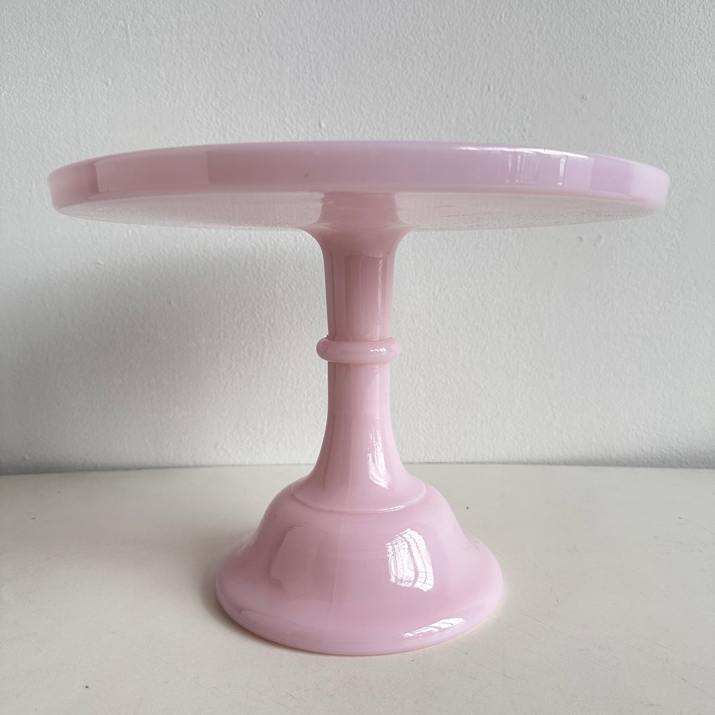 TT156 LARGE PINK GLASS CAKE STAND