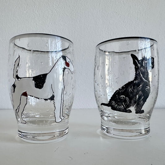 TT157 PAIR OF BUBBLE GLASS DOGGY TUMBLERS