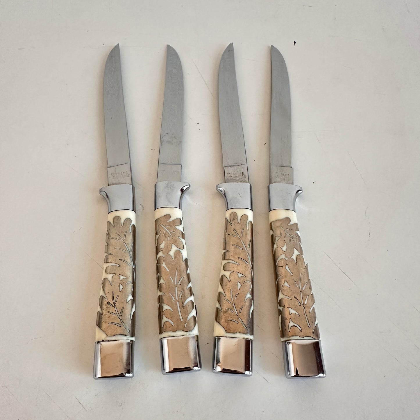 TT158 SET OF 4 ORNATE STAINLESS STEEL STEAK KNIVES
