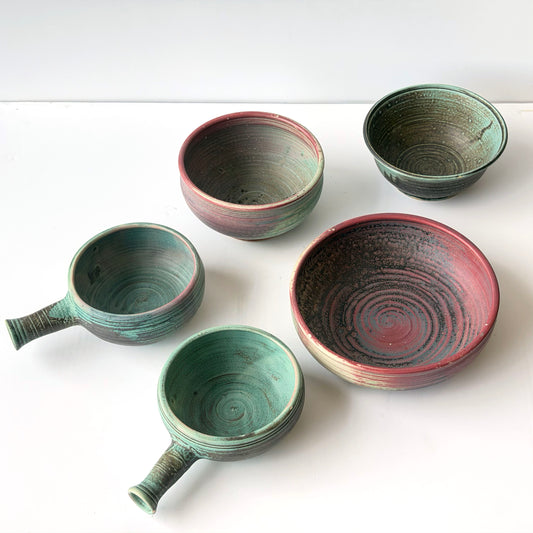 TT162 SET OF 5 EARTHENWARE CERAMIC BOWLS
