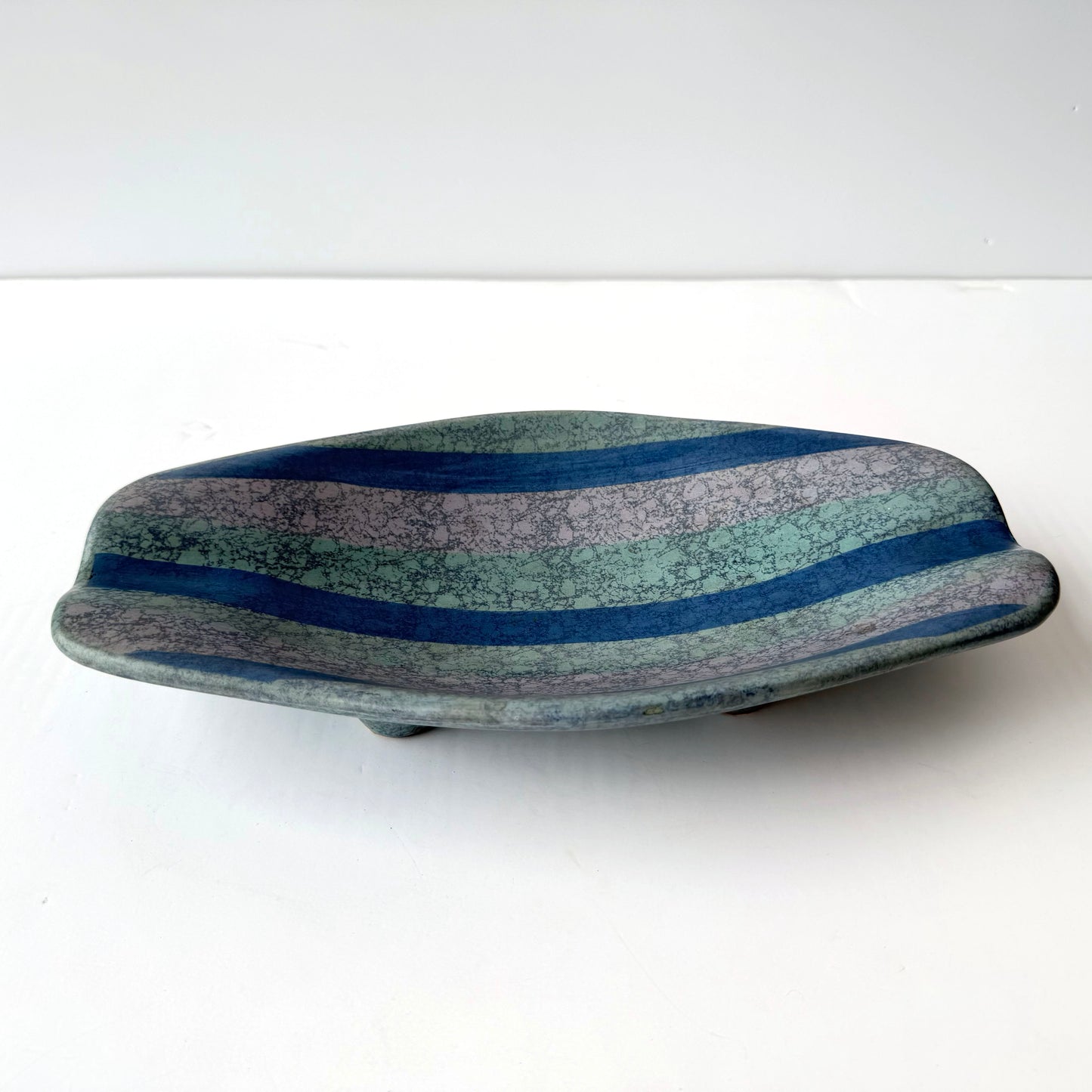 TT163 FOOTED SERVING DISH
