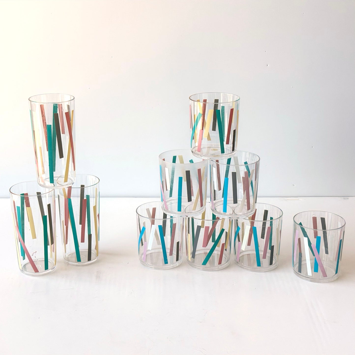 TT178 KITSCH STRIPE PLASTIC DRINKING GLASSES