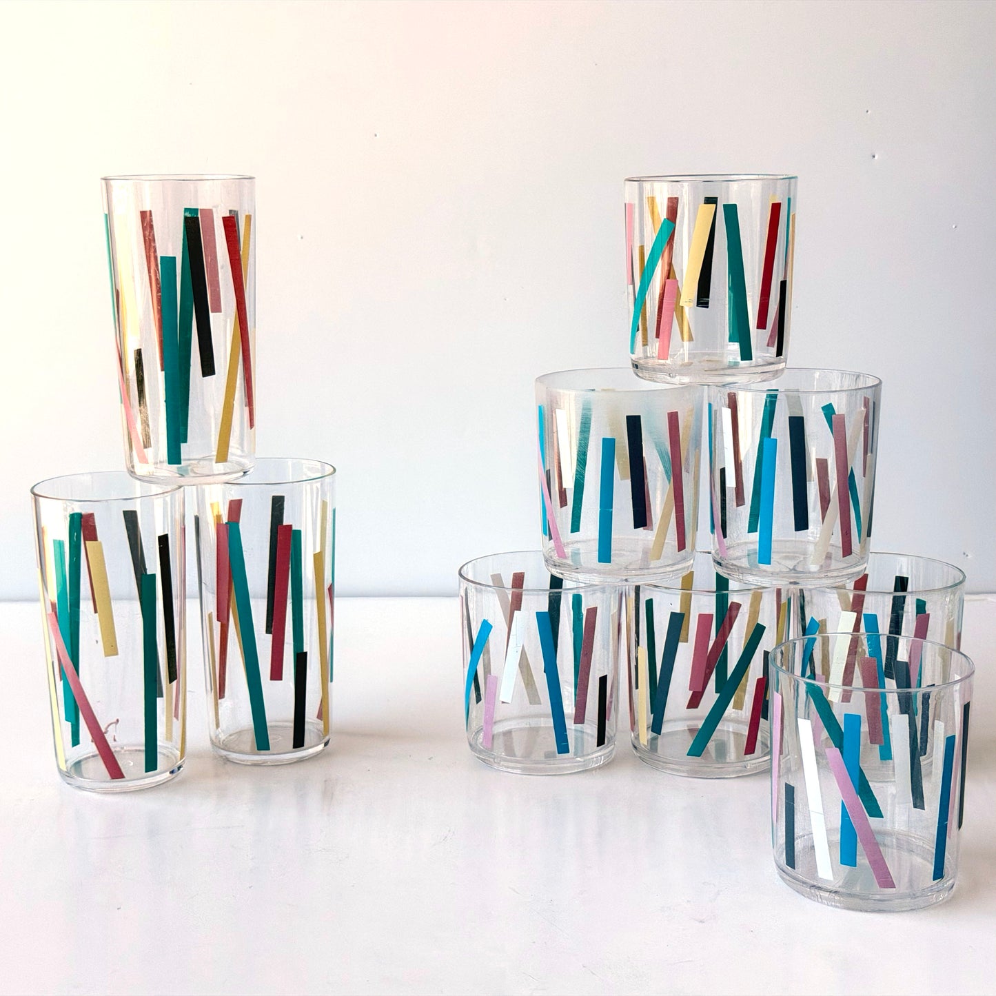TT178 KITSCH STRIPE PLASTIC DRINKING GLASSES
