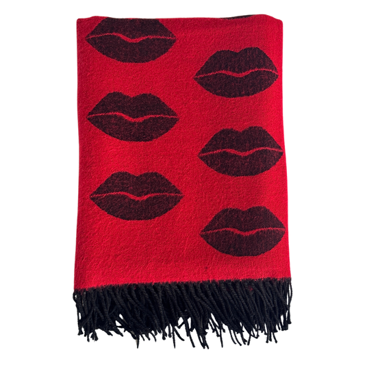 TW003 VS LIPS THROW BLANKET