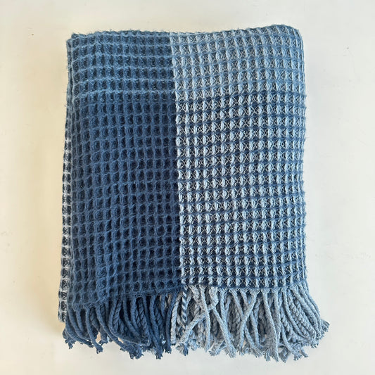 TW012 SHADES OF BLUE WAFFLE KNIT THROW BLANKET