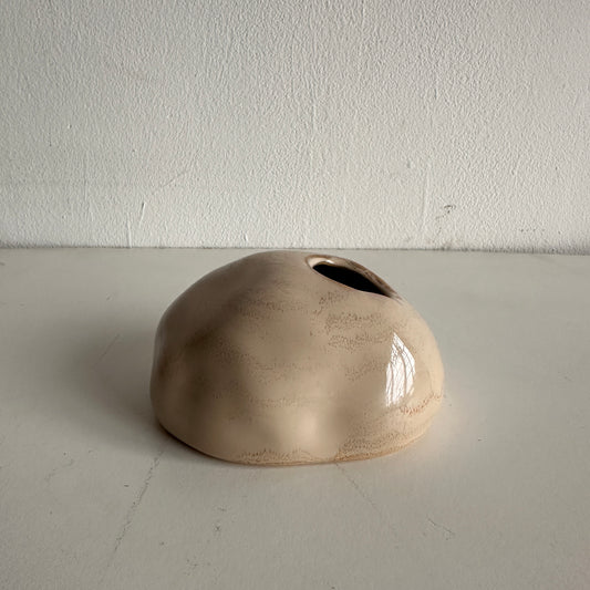 VS005 AMORPHOUS CREAM GLAZED VASE