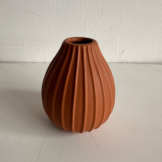VS018 TERRA COTTA FLUTED CERAMIC VASE