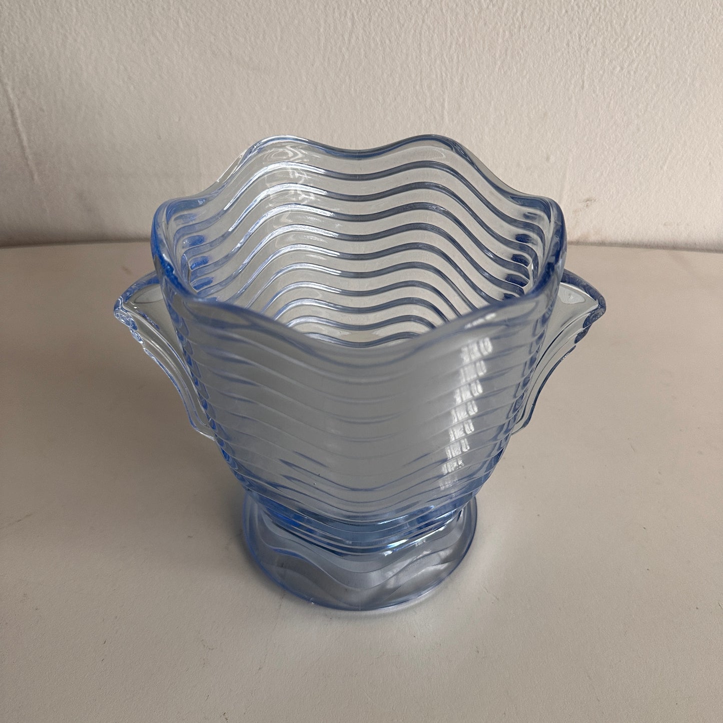 VS020 WAVY BLUE GLASS VASE