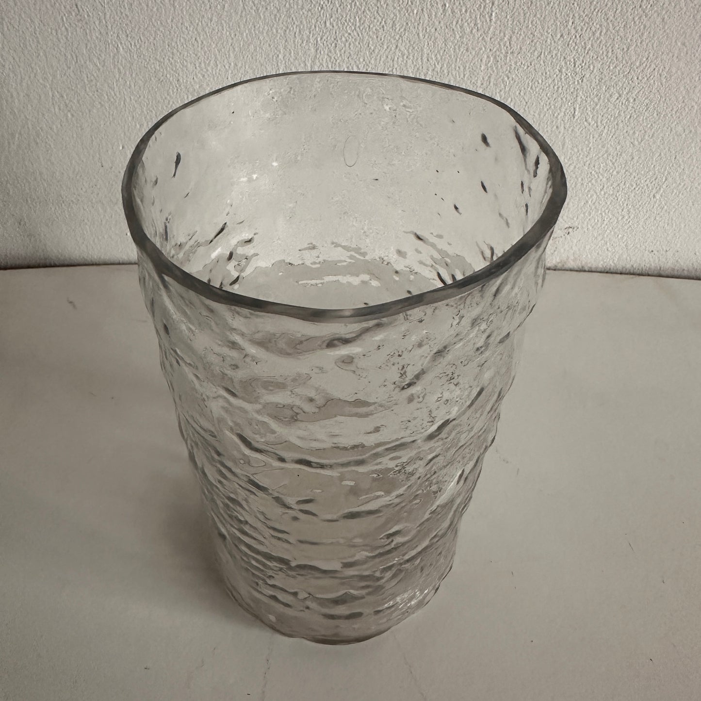 VS022 RIPPLE GLASS VASE