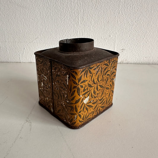 VS023 DISTRESSED FLORAL TIN VASE
