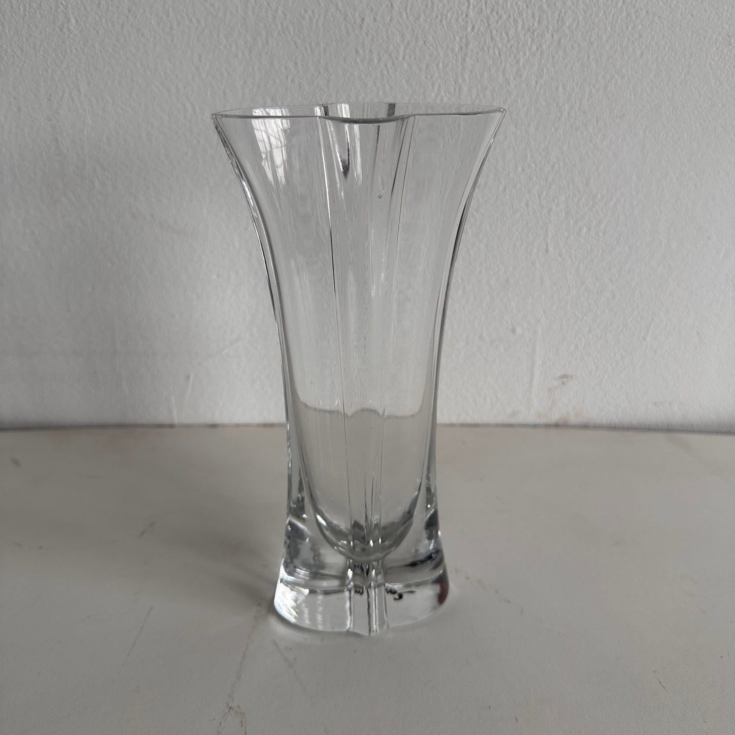 VS025 KOLLONTAI VASE