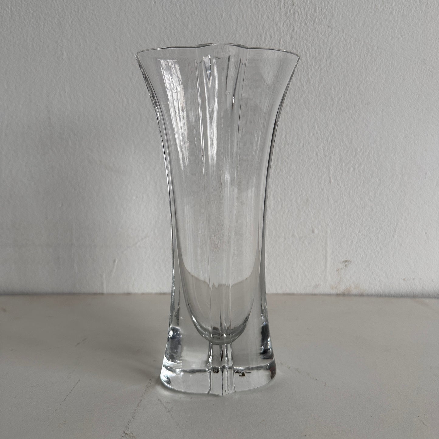 VS025 KOLLONTAI VASE