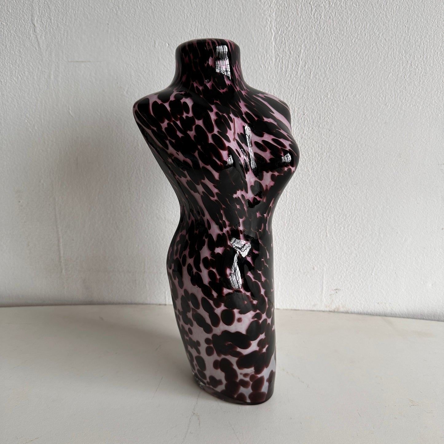 VS030 PURPLE AND PINK LADY VASE