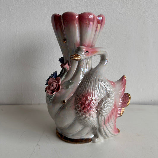 VS037 GOLDEN GOOSE VASE