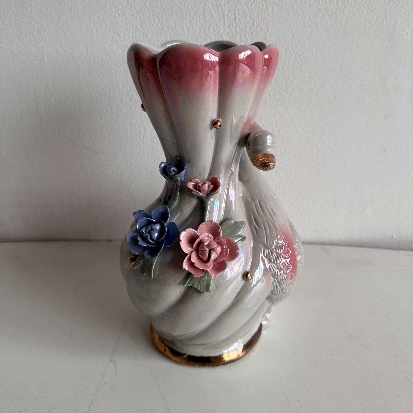 VS037 GOLDEN GOOSE VASE