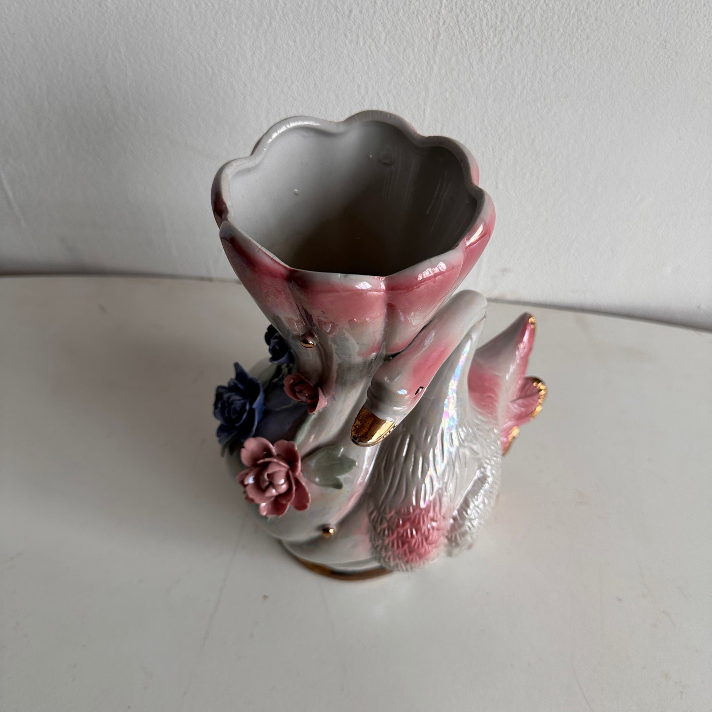 VS037 GOLDEN GOOSE VASE