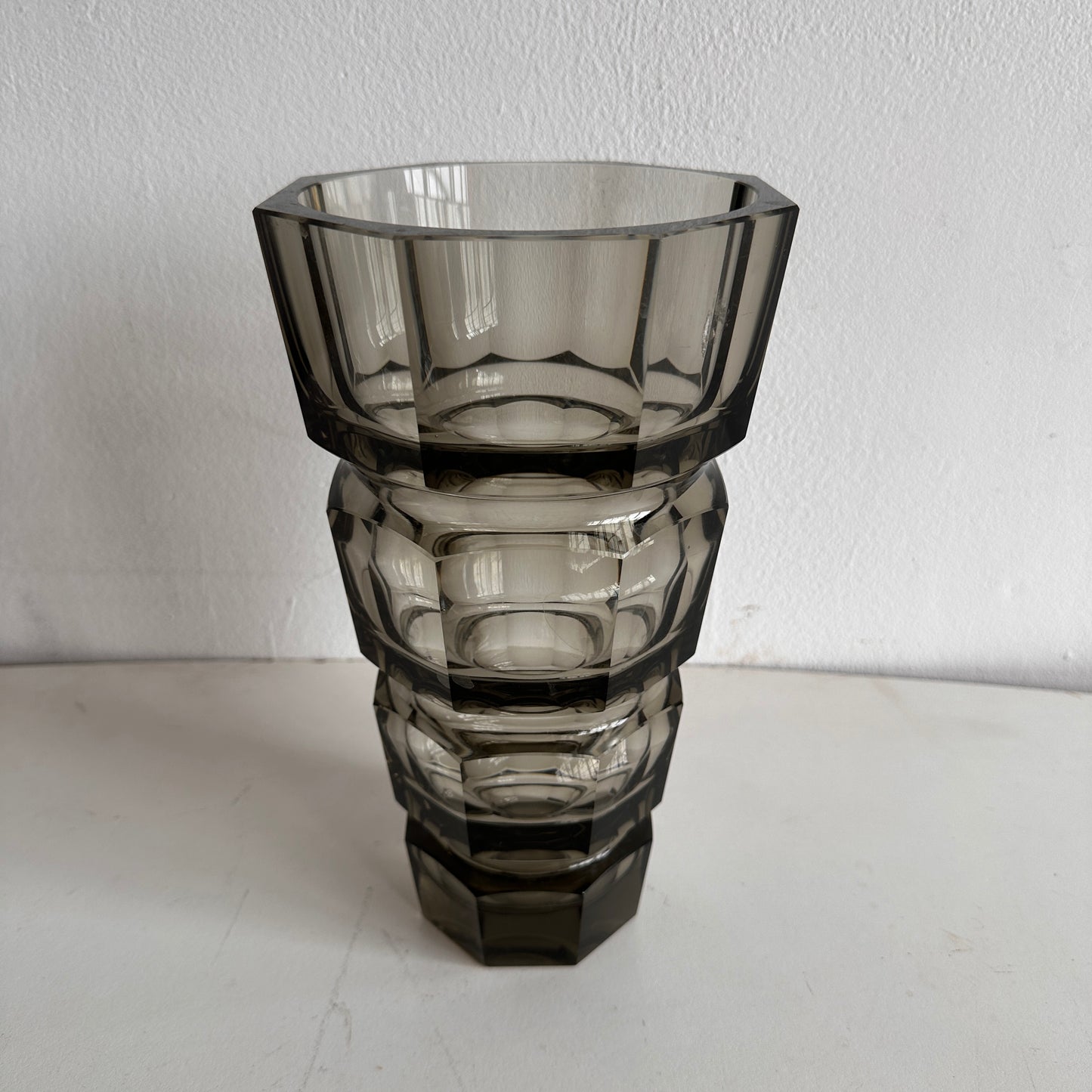 VS038 SMOKED BRUTALIST VASE