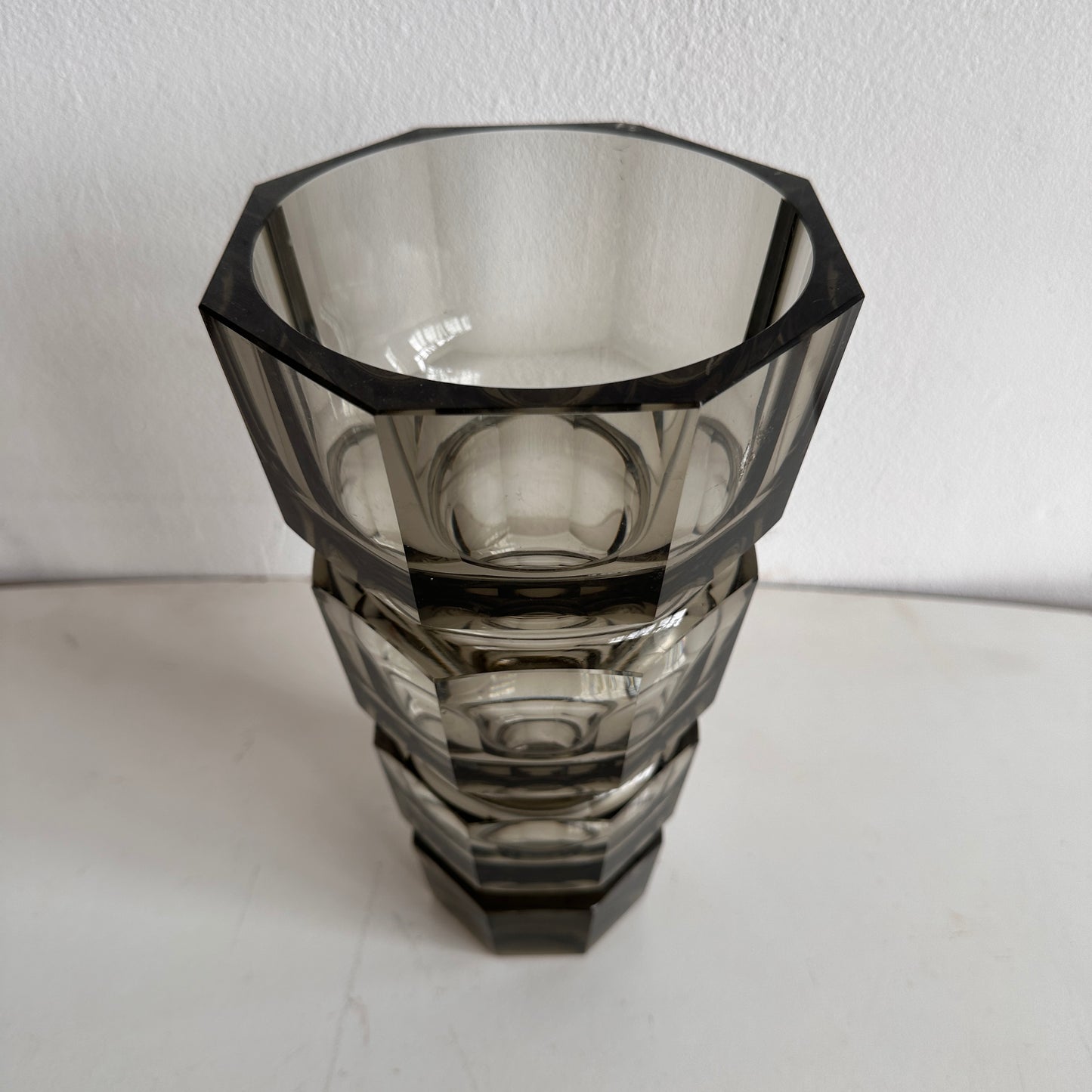 VS038 SMOKED BRUTALIST VASE