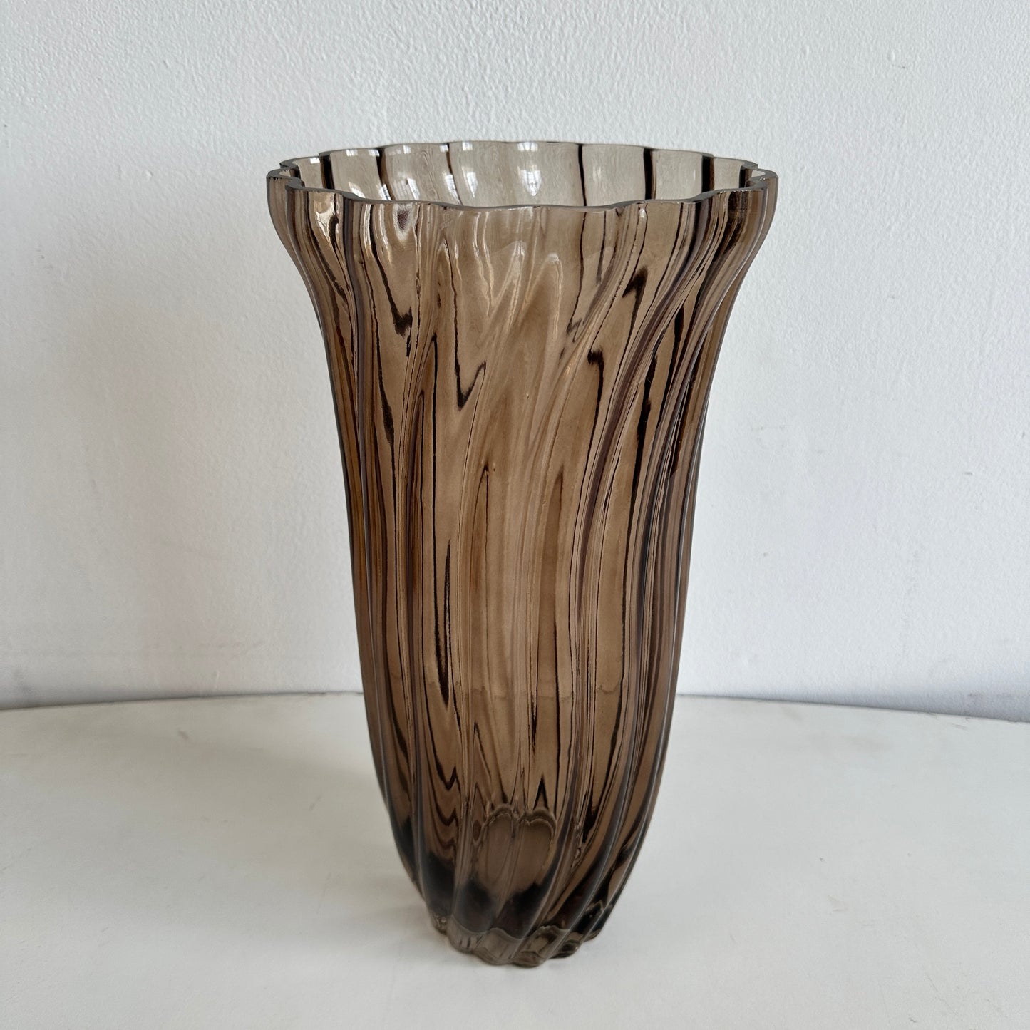 VS045 TALL SMOKED SWIRL VASE