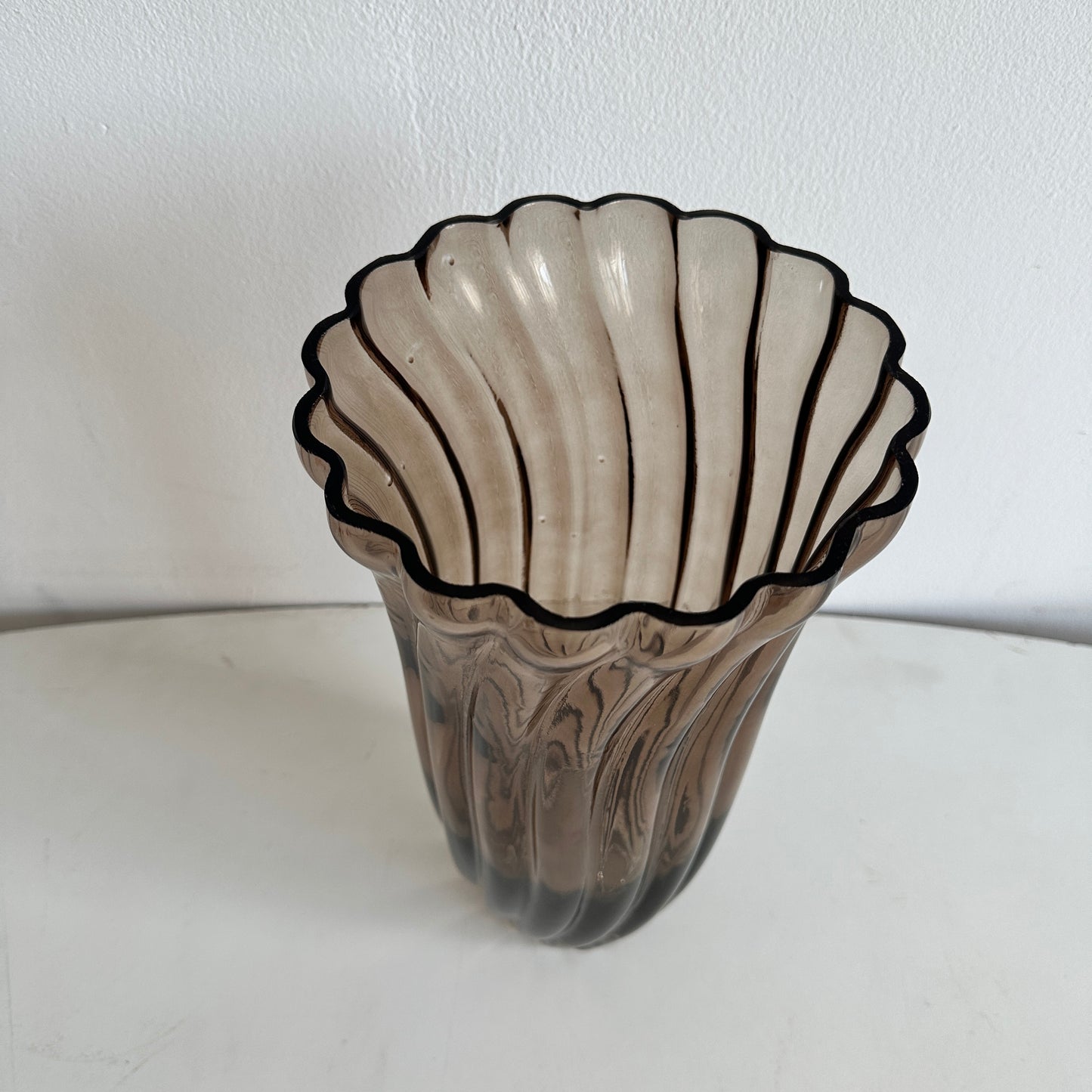 VS045 TALL SMOKED SWIRL VASE