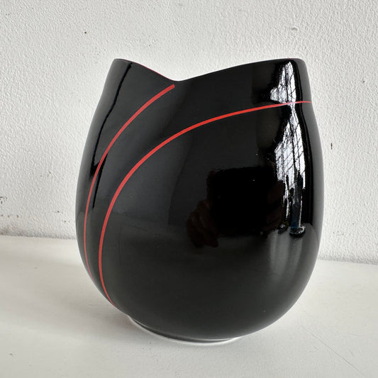 VS051 BLACK AND RED ENAMEL TULIP VASE