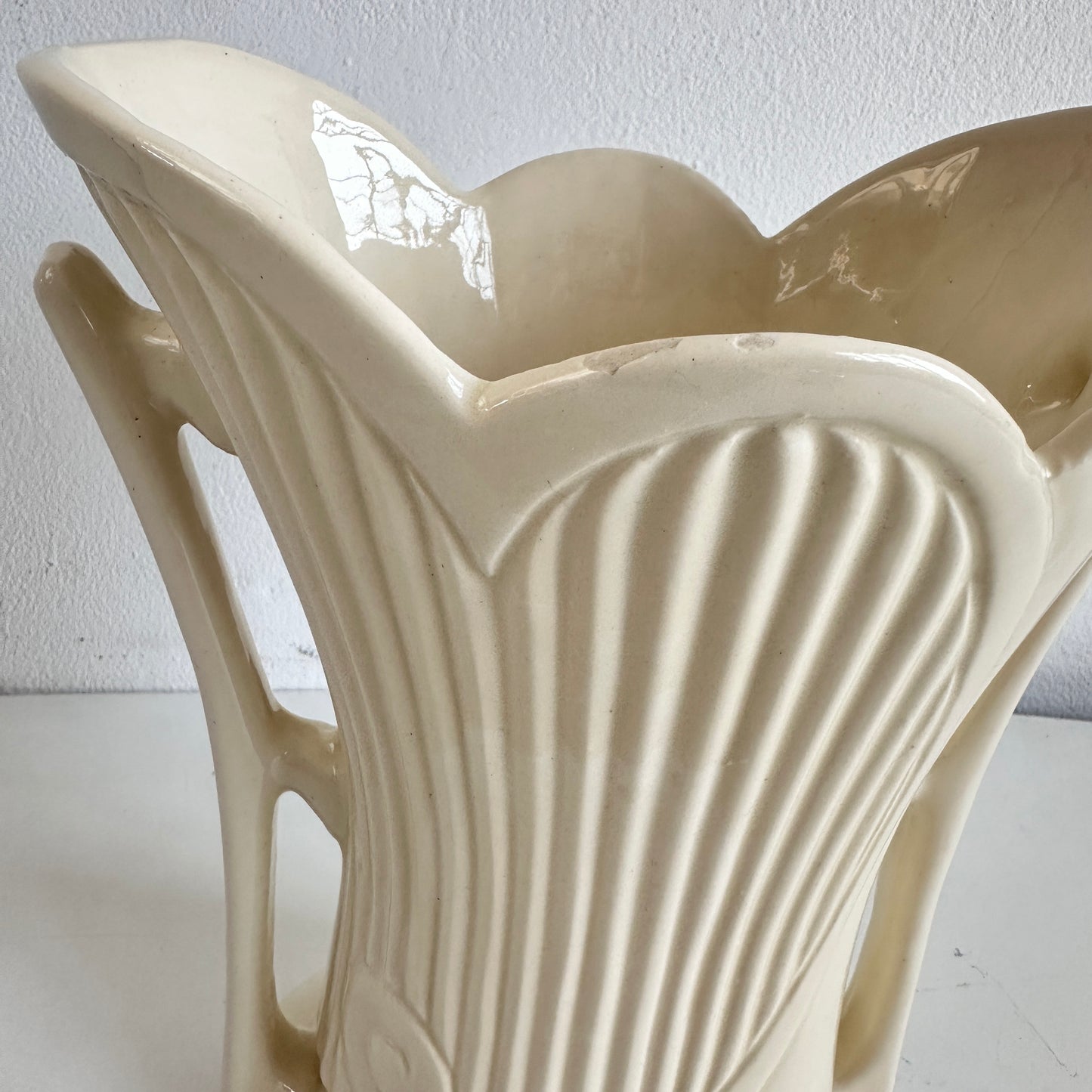 VS052 CREAM ART DECO VASE