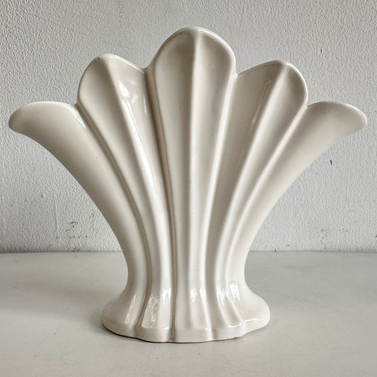 VS055 CREAM 80'S DECO VASE