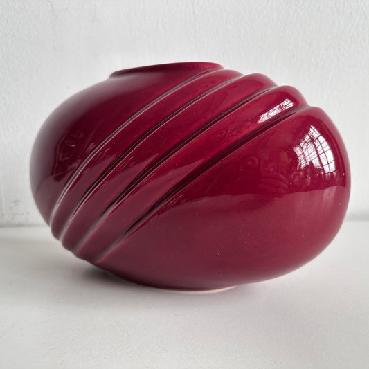 VS058 CRIMSON ART DECO VASE