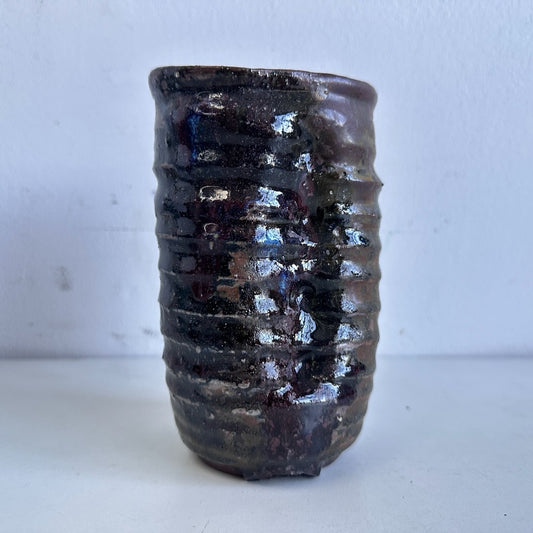 VS060 BLACK AND BROWN RIBBED ABSTRACT VASE
