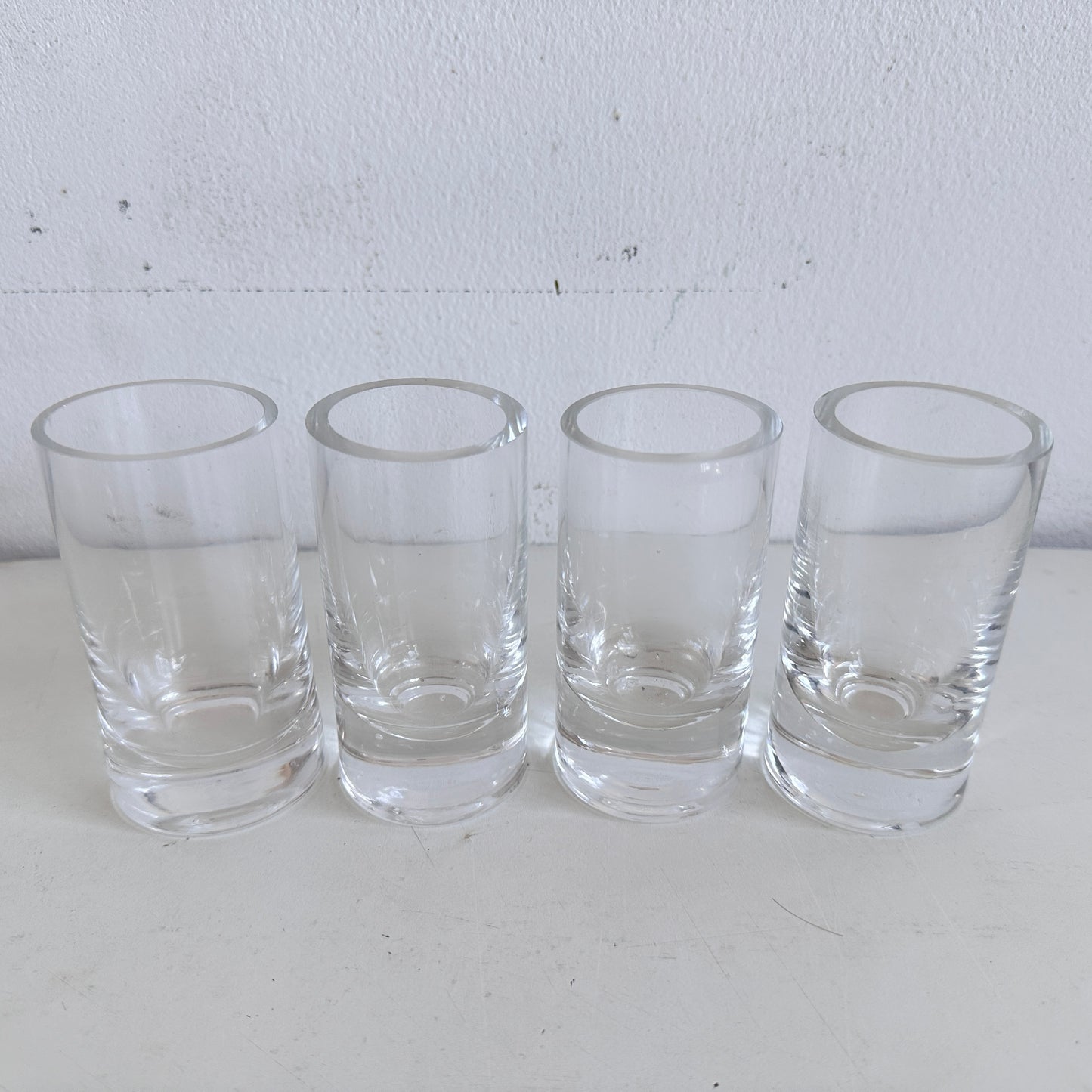 VS063 SET OF 4 SMALL CYCLINDRICAL CLEAR GLASS VASES