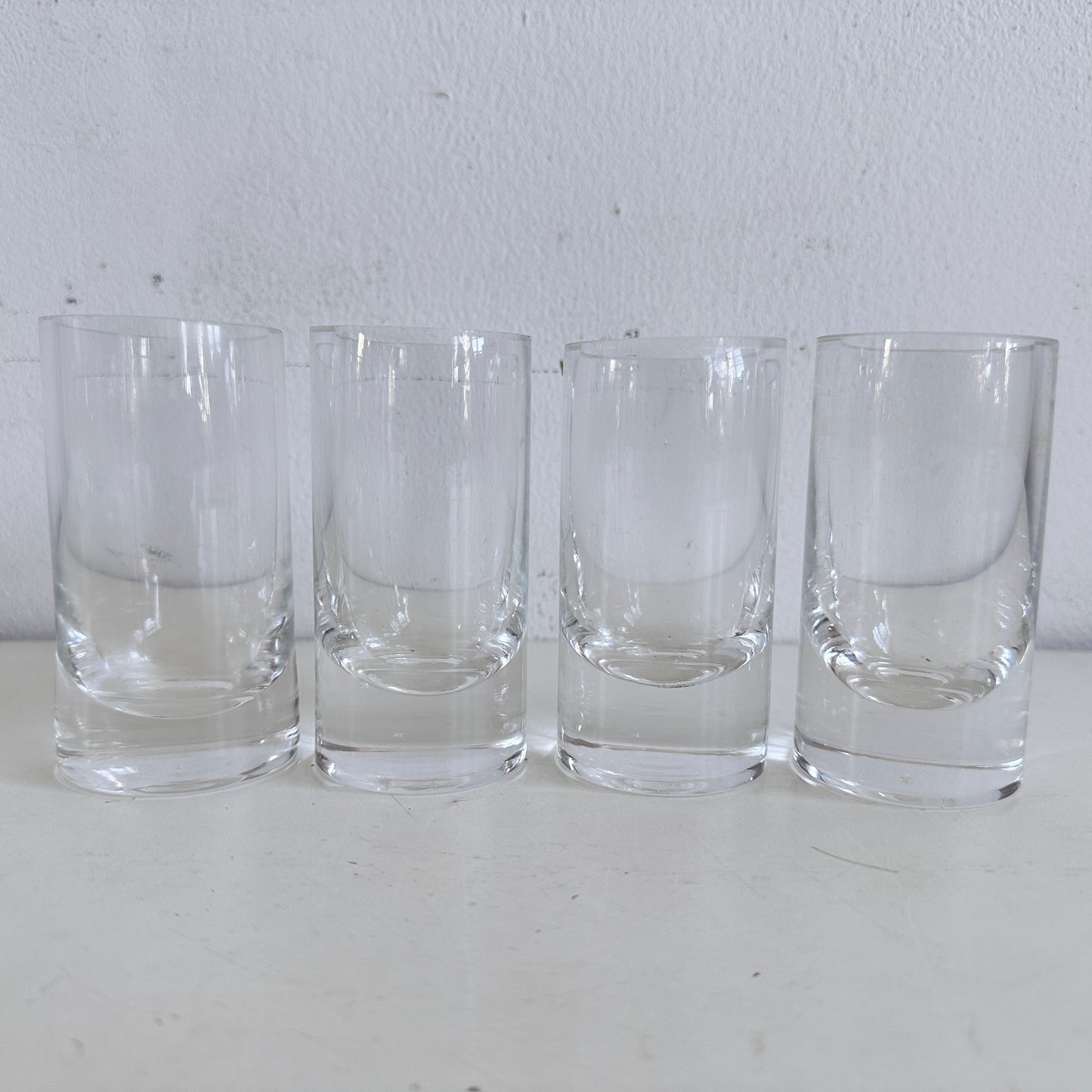 VS063 SET OF 4 SMALL CYCLINDRICAL CLEAR GLASS VASES