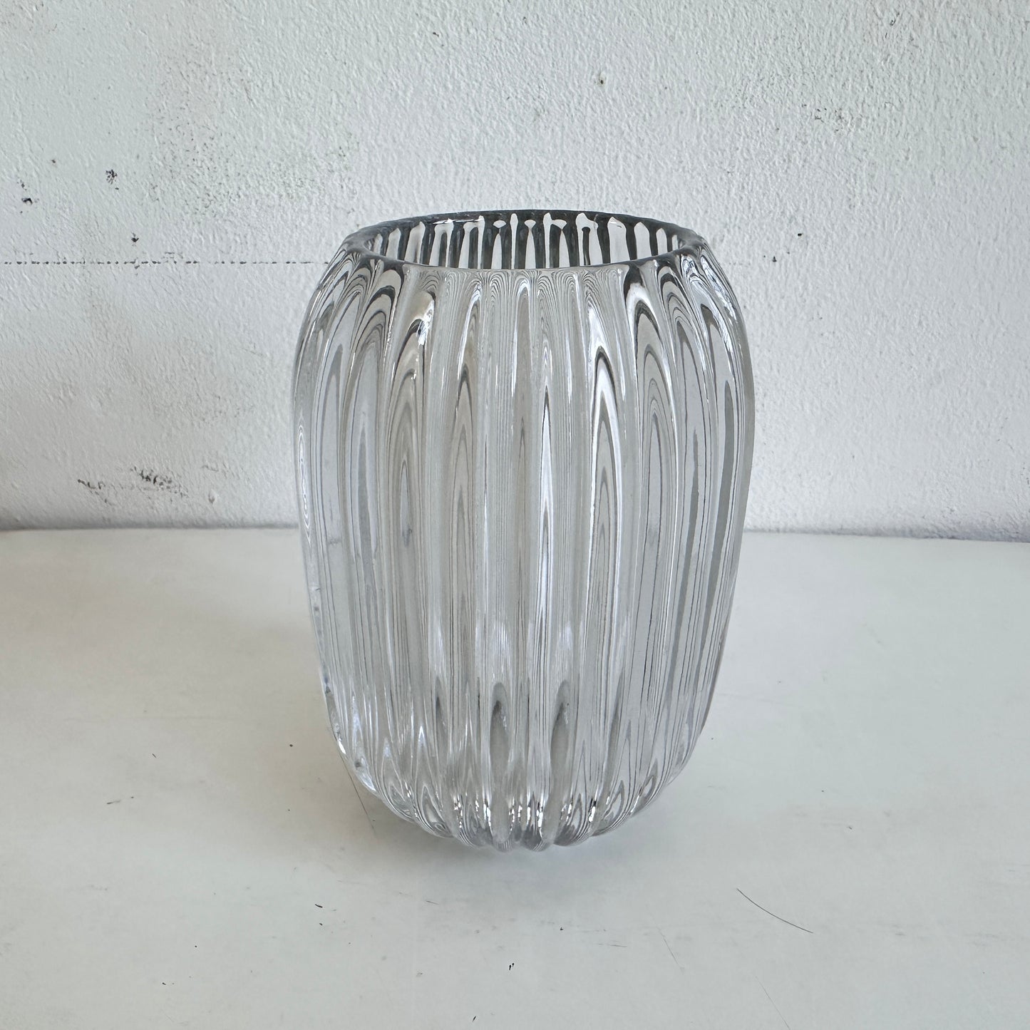 VS065 CLEAR GLASS FLUTED VASE