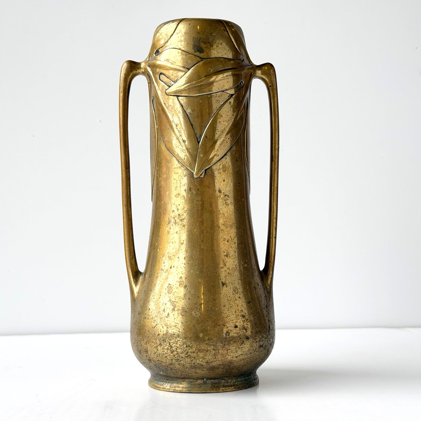 VS069 ART NOUVEAU BRONZE VASE