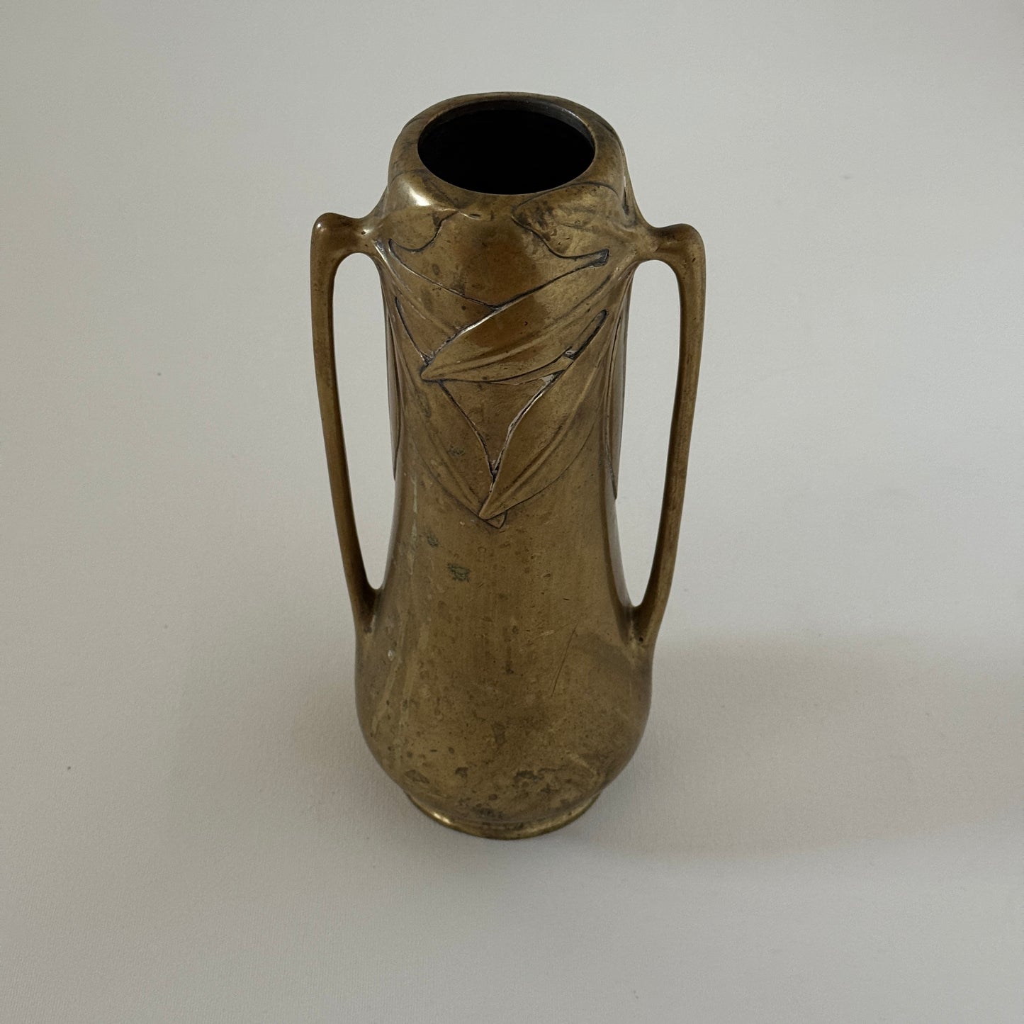 VS069 ART NOUVEAU BRONZE VASE