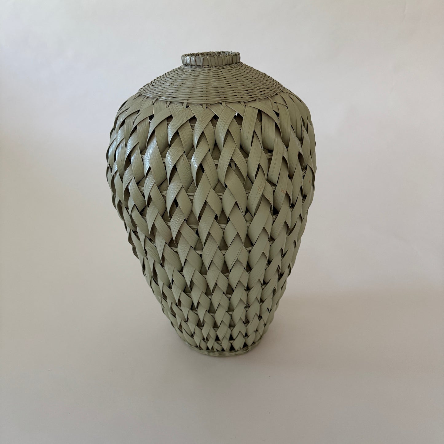 VS071 RATTAN VASE