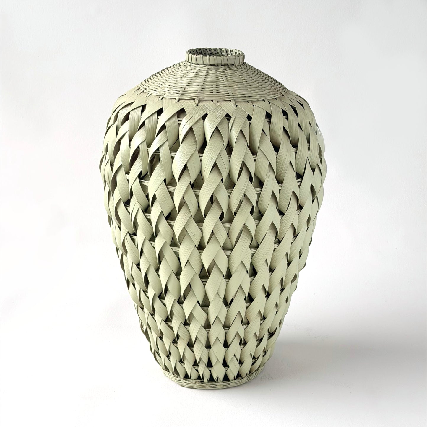 VS071 RATTAN VASE