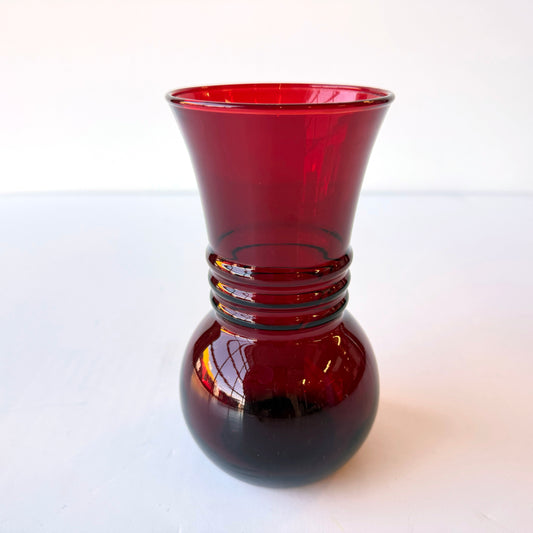VS082 BULBOUS RED VASE