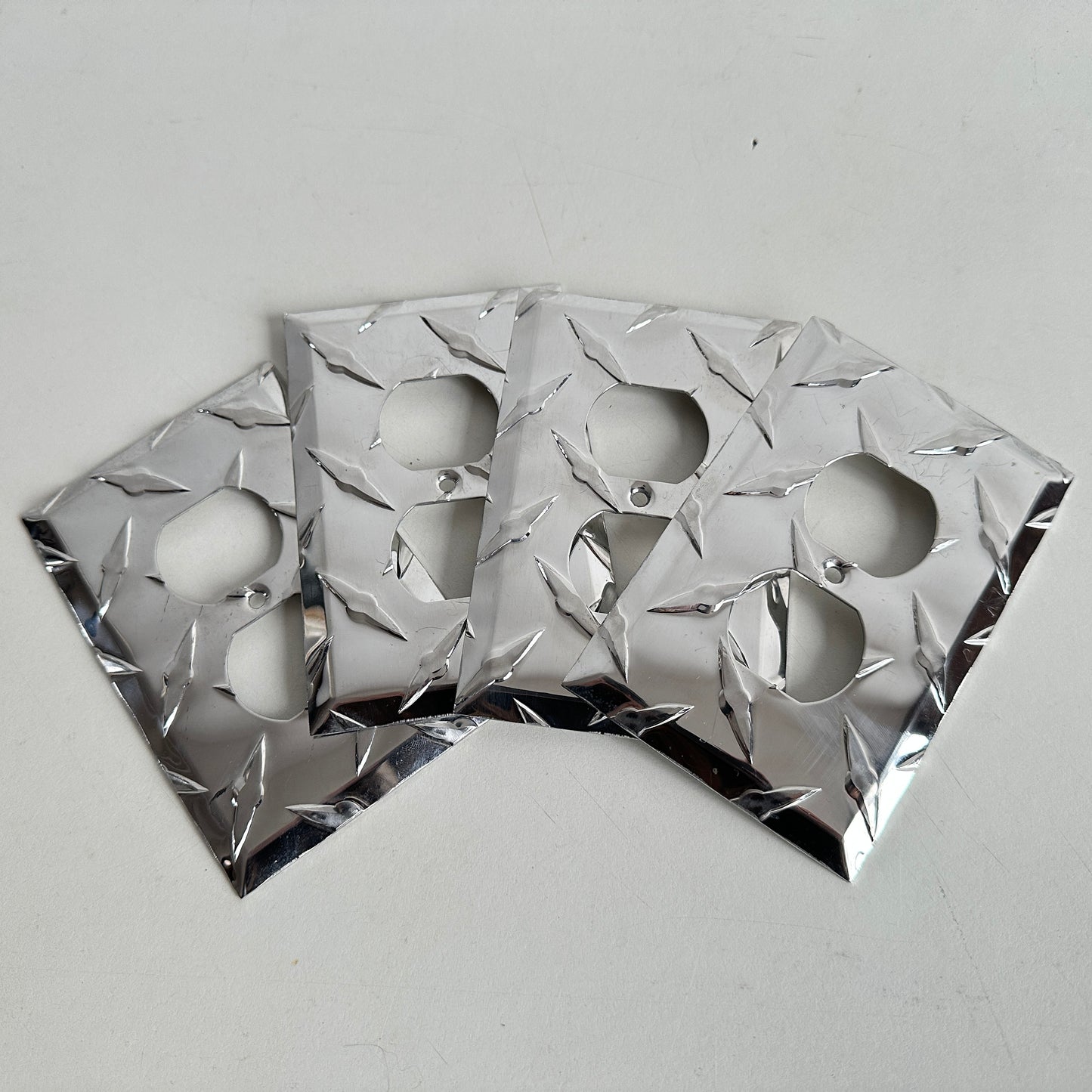 WD012 SET OF 4 CHROME DIAMOND PLATED SWITCH PLATE