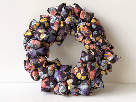 WD017 DISTRESSED BUTTERFLY WREATH