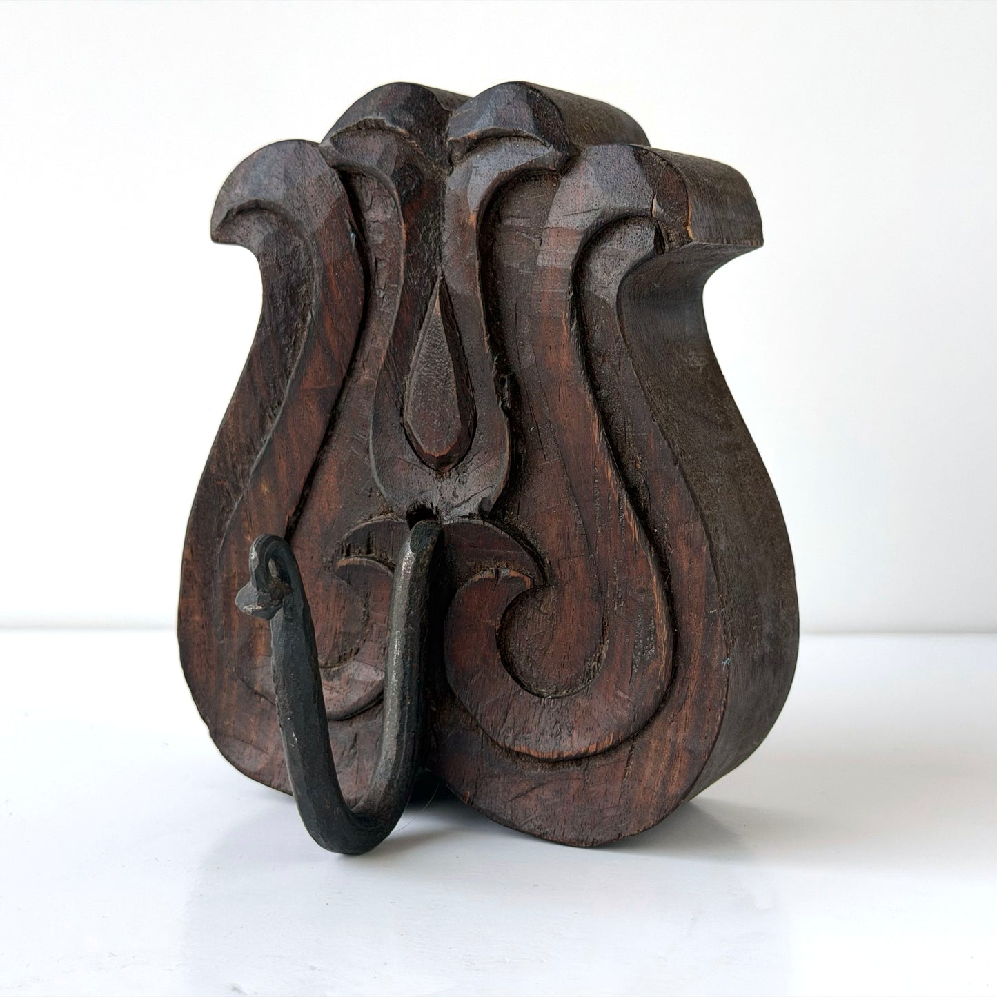 WD018 HAND CARVED WOOD WALL MOUNTED HOOK