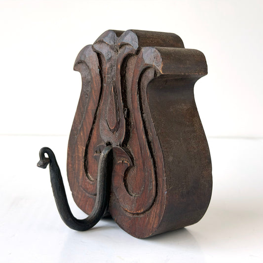 WD018 HAND CARVED WOOD WALL MOUNTED HOOK
