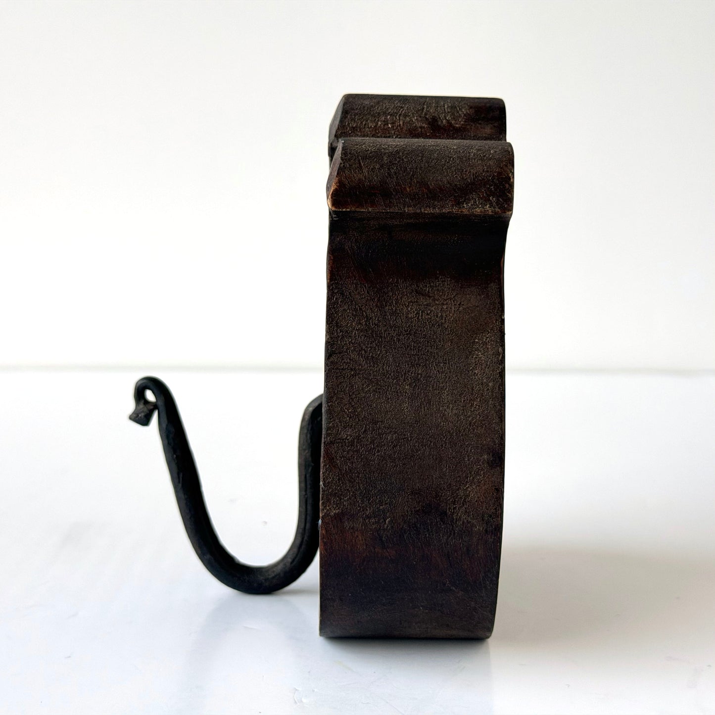 WD018 HAND CARVED WOOD WALL MOUNTED HOOK