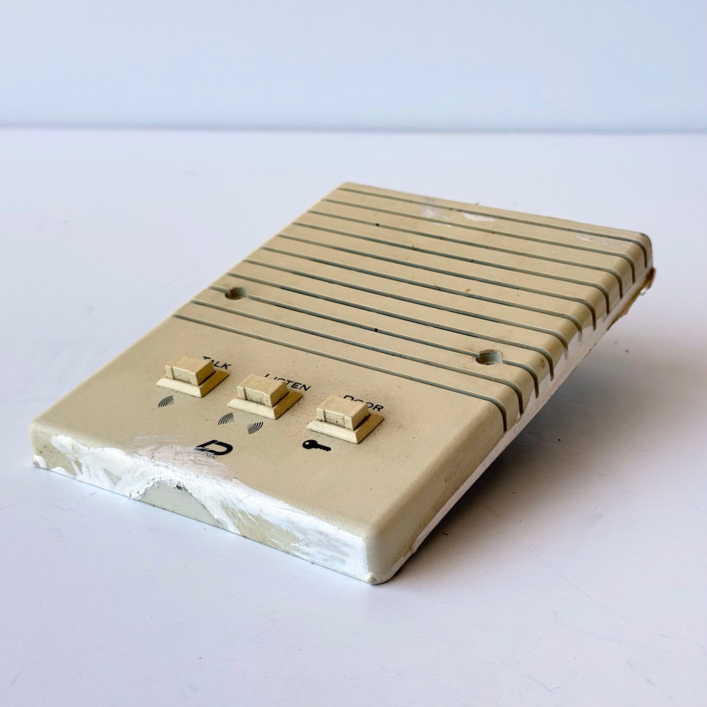 WD019 DISTRESSED APARTMENT DOOR BUZZER