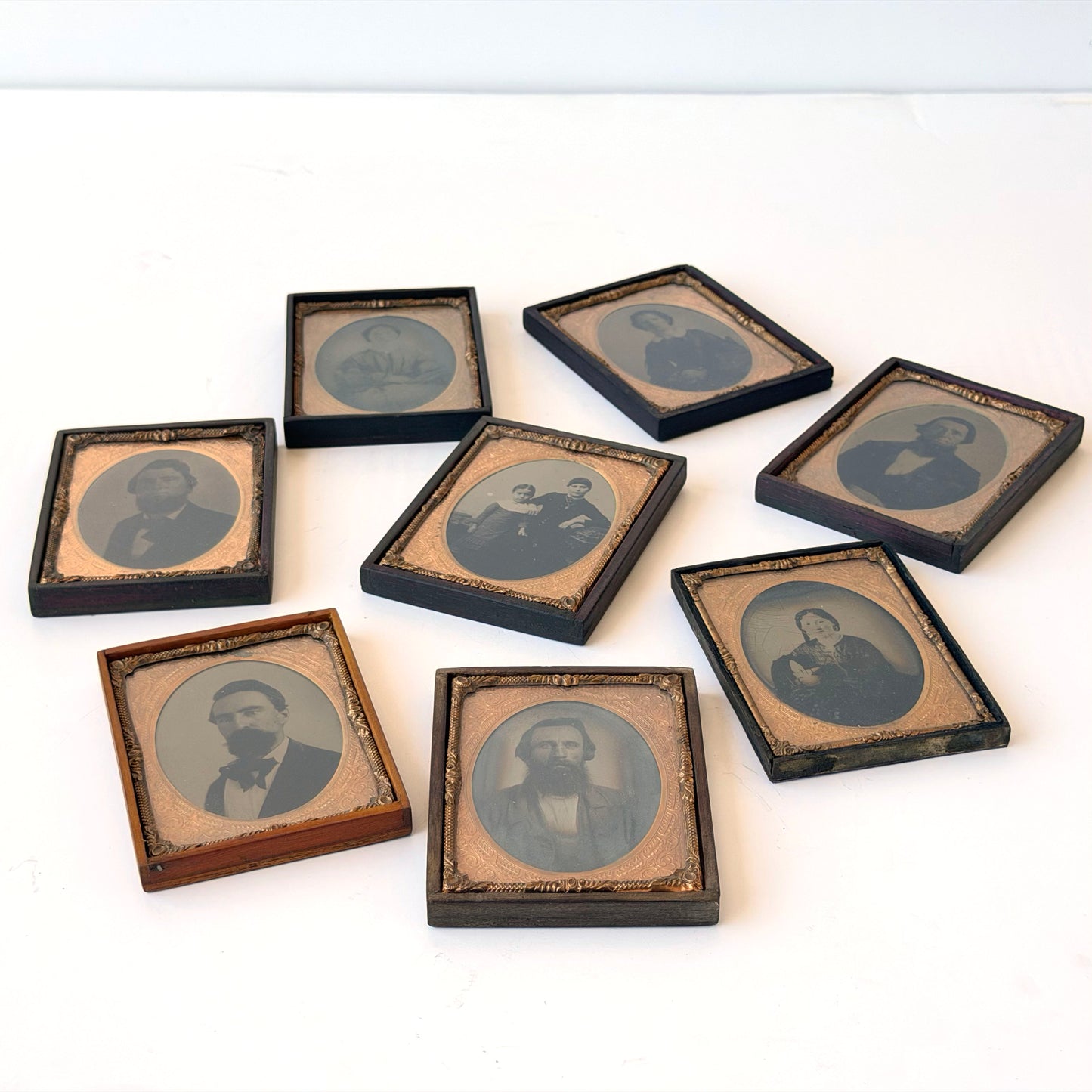WD020 SET OF 8 19TH CENTURY FRAMED AMBROTYPES
